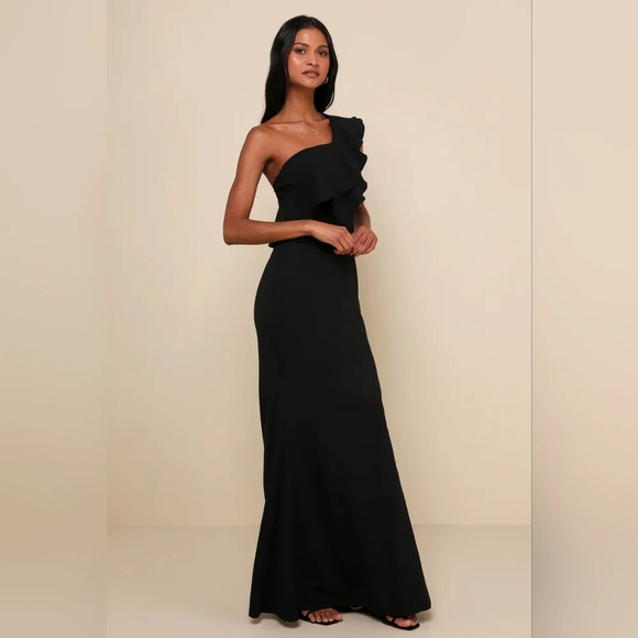 Lulu's Grand Beauty Black Ruffled One-Shoulder Mermaid Maxi Dress Wedding Party - Picture 4 of 11
